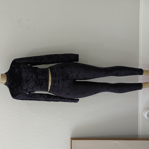 Lululemon Crush Velvet Set - Picture 7 of 13